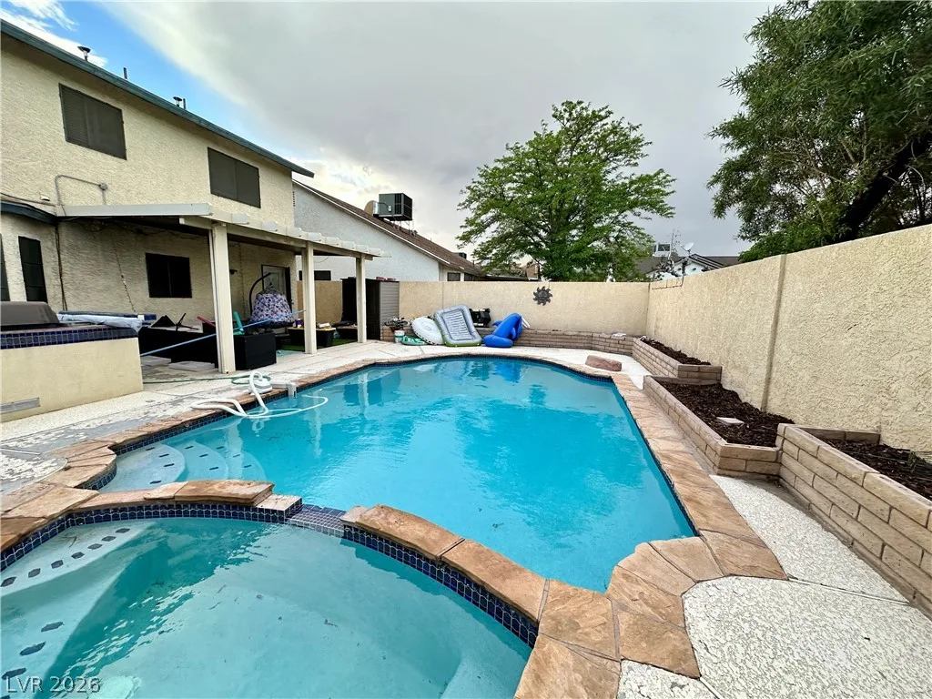 6316 Copperfield Avenue — photo 2 of 14