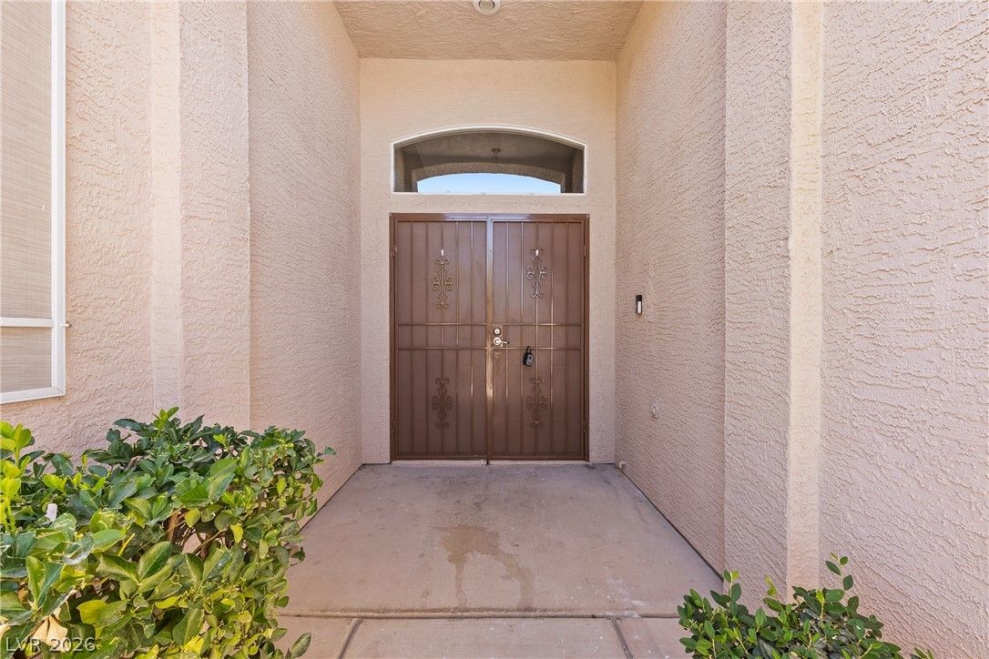 9613 Cherry Canyon Avenue — photo 3
