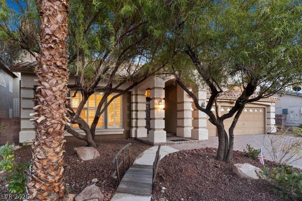 7550 Jacaranda Bay Street — photo 3