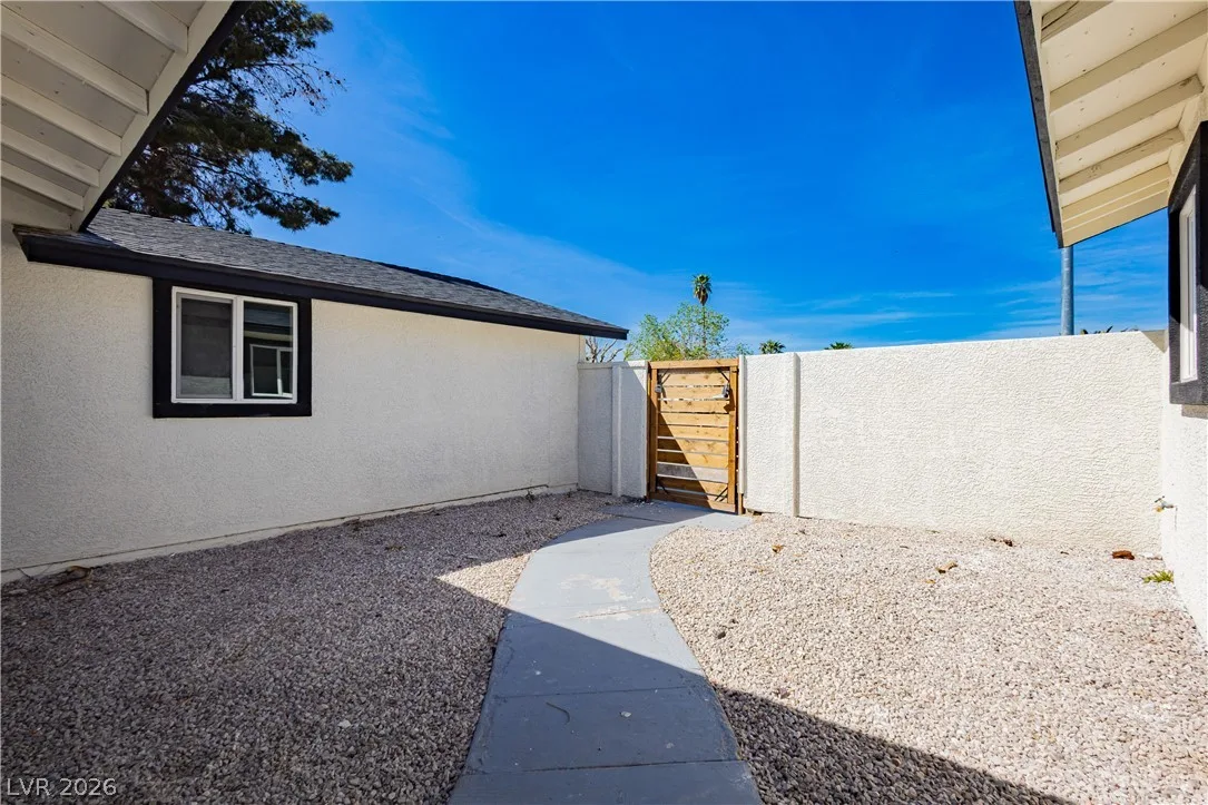 4815 El Tesoro Avenue — photo 5