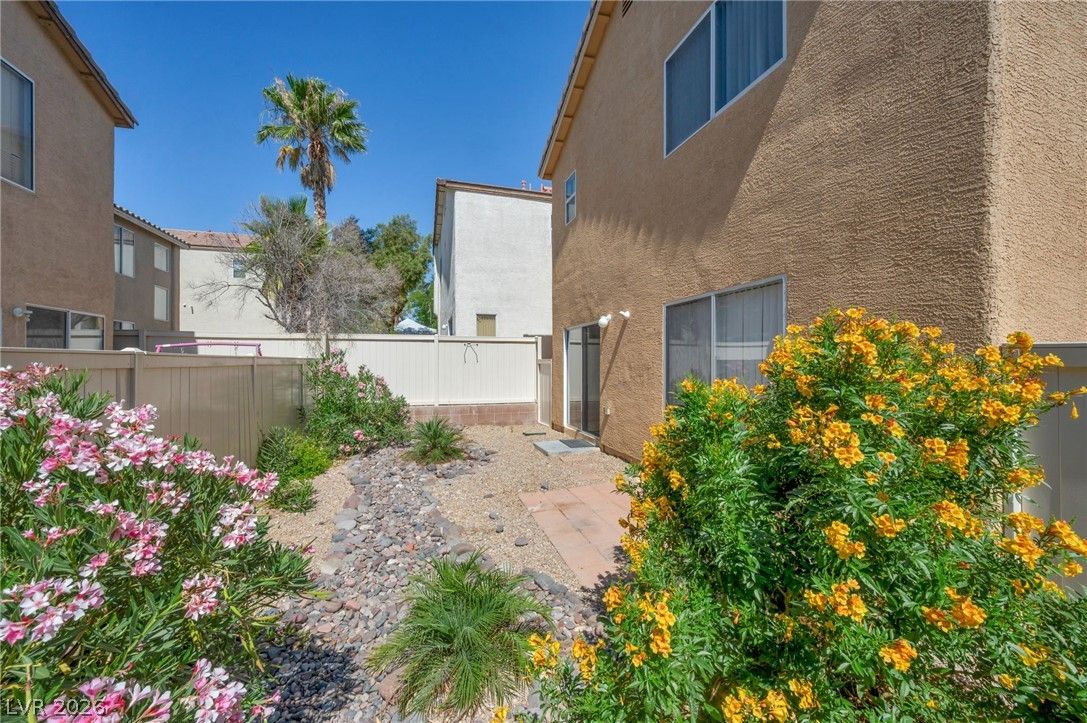 9519 Milkweed Canyon Avenue — photo 5