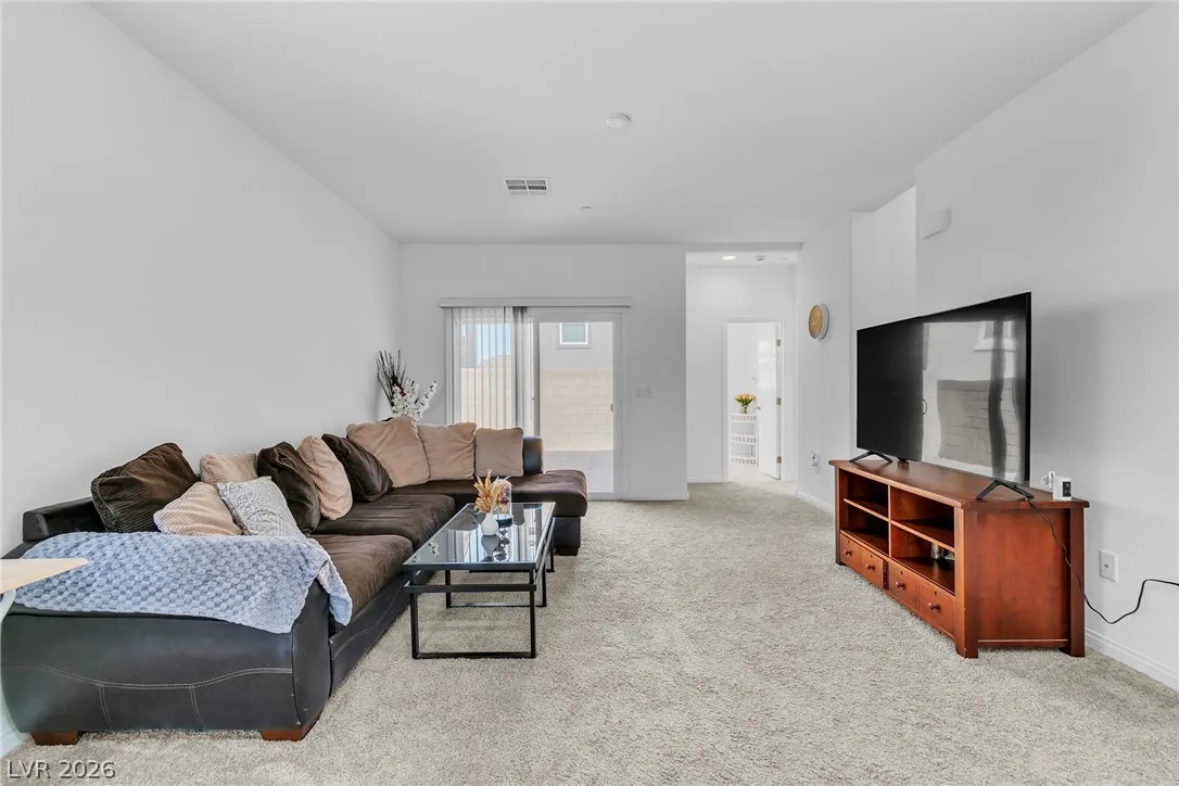 94 Golden Aria Avenue — photo 3