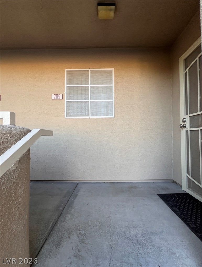1909 High Valley Court 205 — photo 4