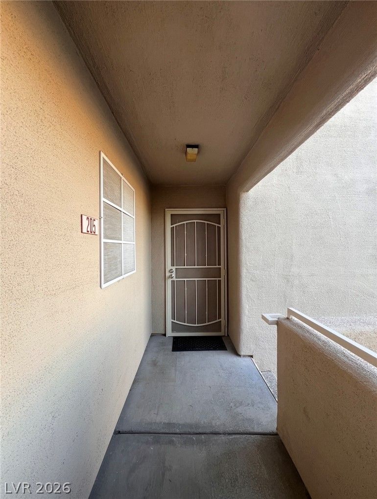 1909 High Valley Court 205 — photo 5