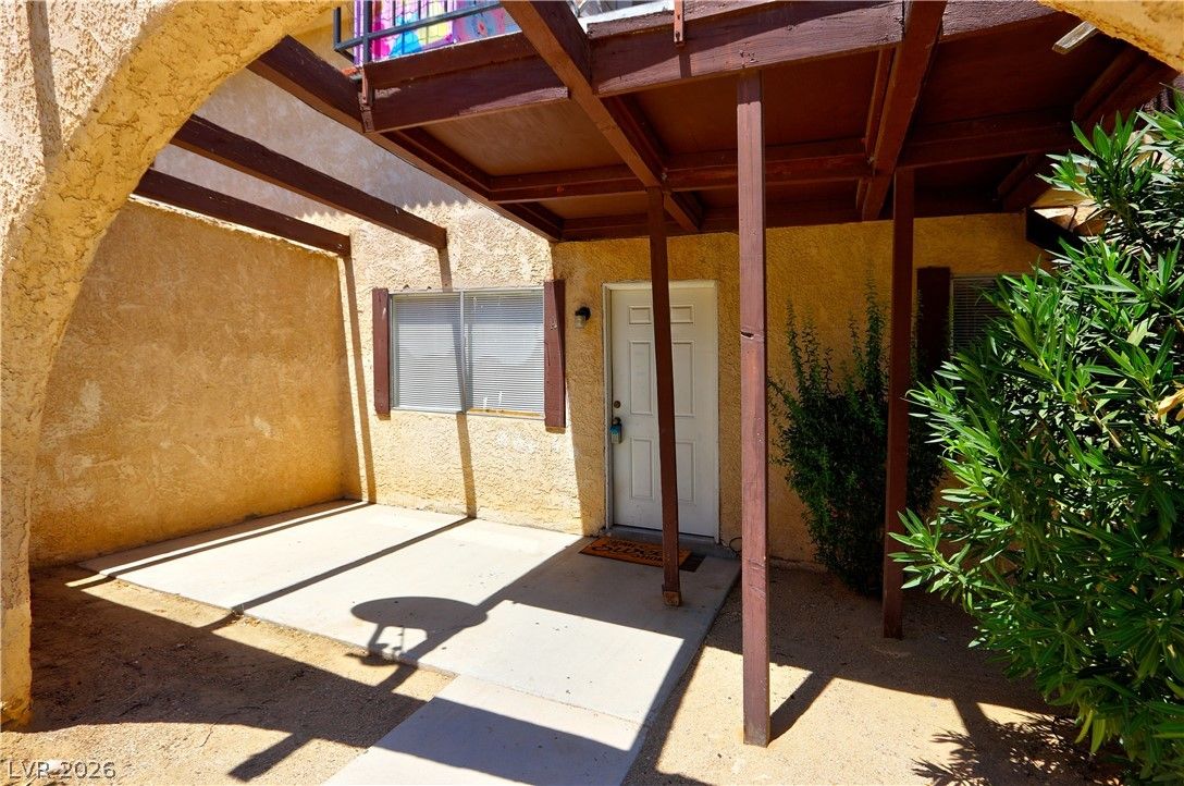 1721 Cordoba Lane — photo 4 of 23