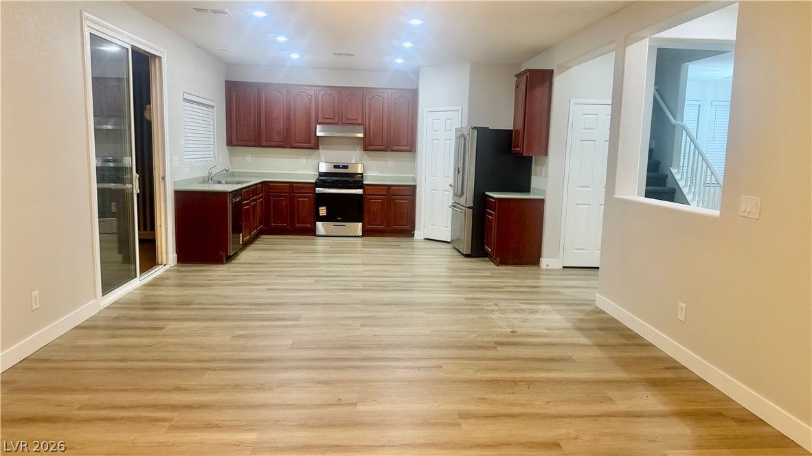 154 La Padania Avenue — photo 3