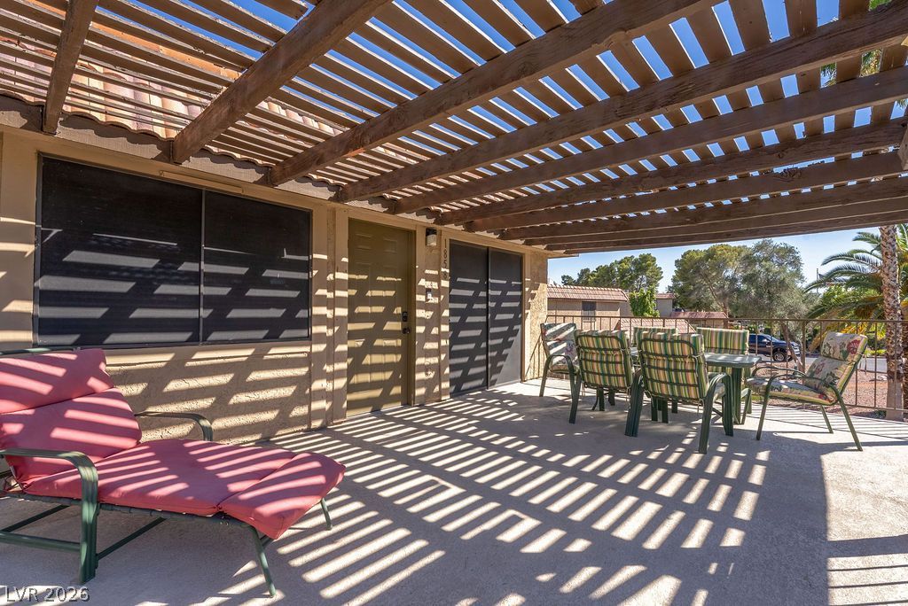 1858 Avacado Court — photo 3