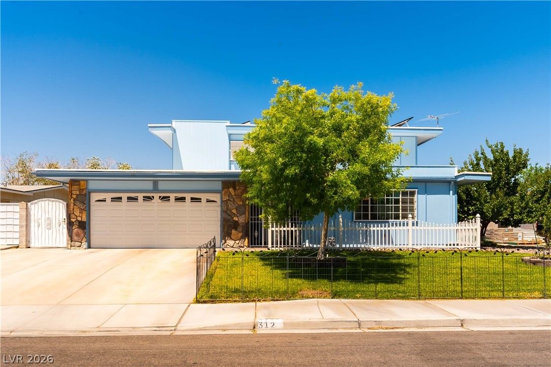 312 Redstone Street — photo 3