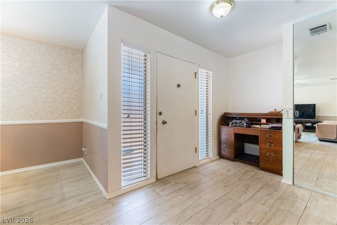 312 Redstone Street — photo 5