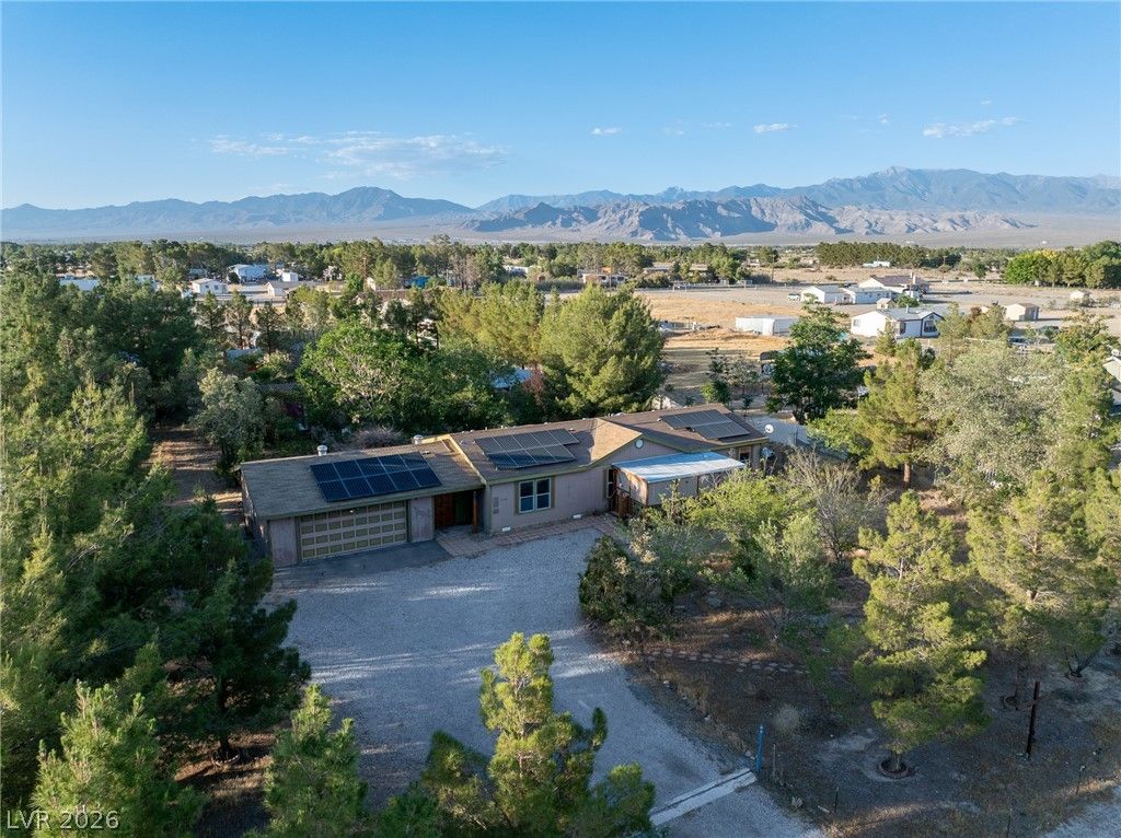 3160 East Navajo Boulevard — photo 4
