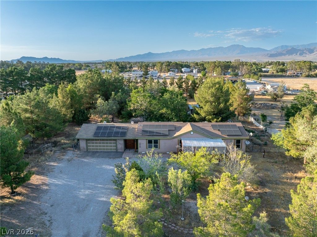 3160 East Navajo Boulevard — photo 5