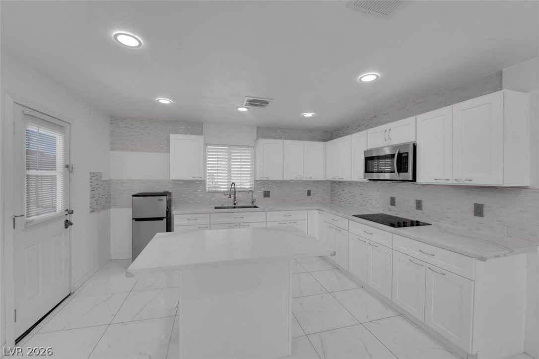 5856 Thurgood Avenue — photo 4