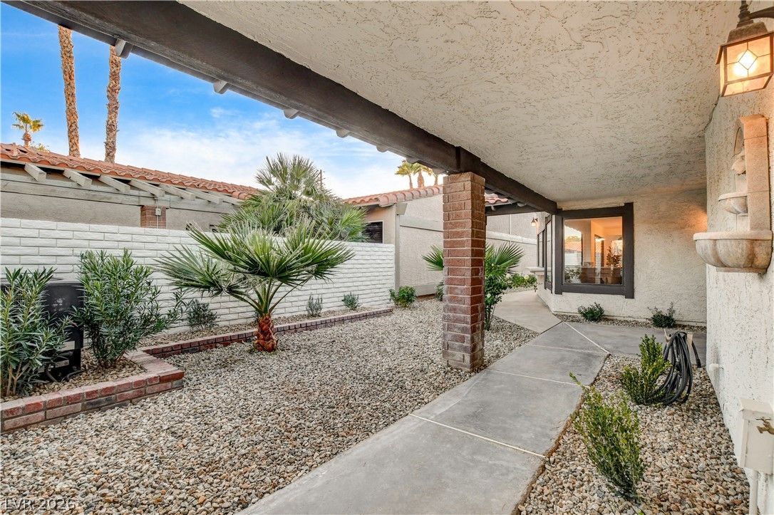 2100 Plaza Del Padre — photo 2