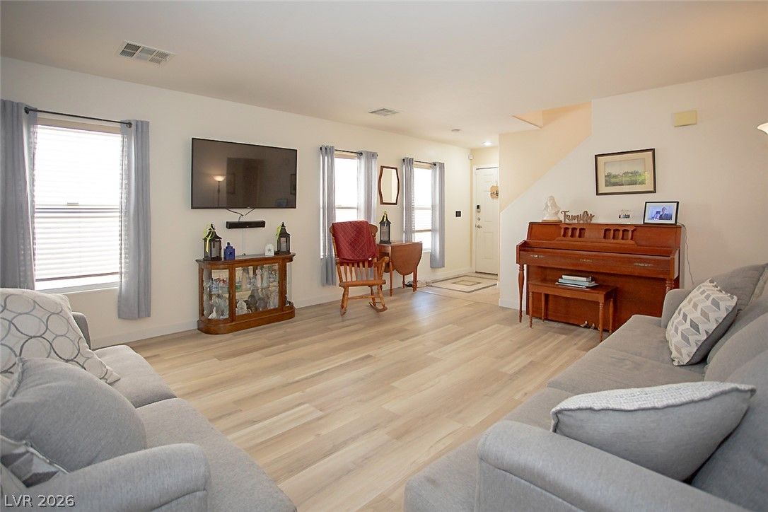 8913 Perfect Diamond Court — photo 5