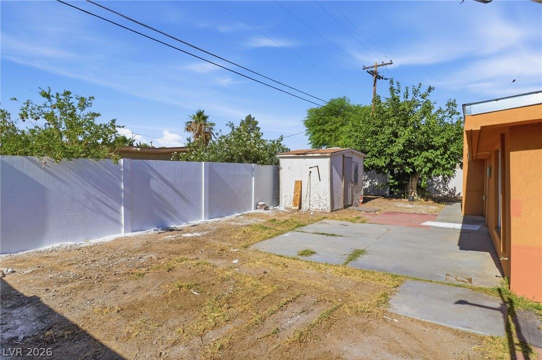 2843 Flower Avenue — photo 3