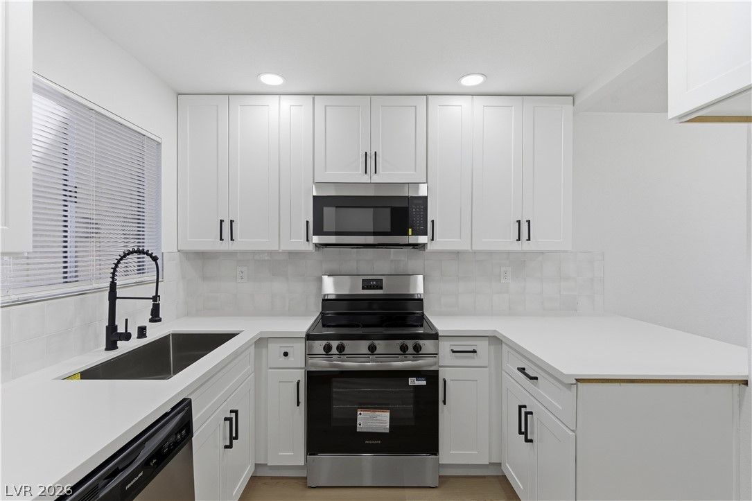 2341 Wooster Circle B — photo 1