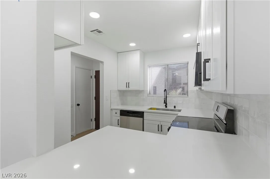 2341 Wooster Circle B — photo 4