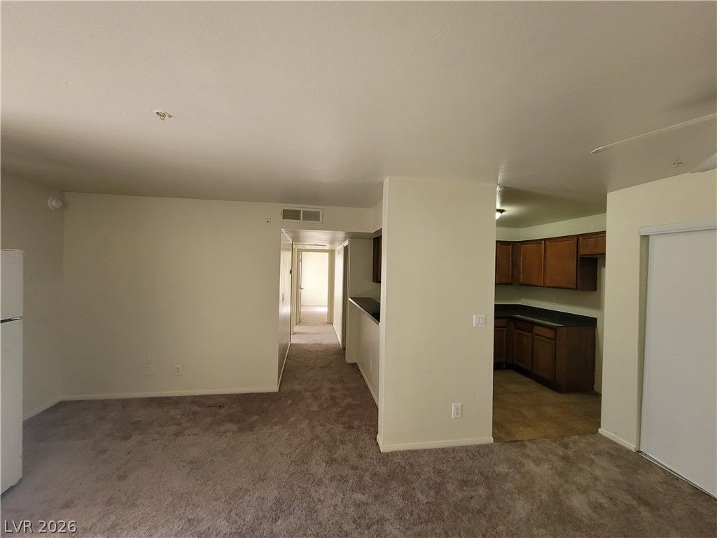 2121 Blue Breeze Drive 102 — photo 4