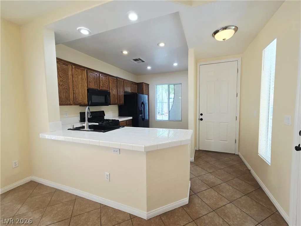 8295 Golden Flowers Street — photo 3