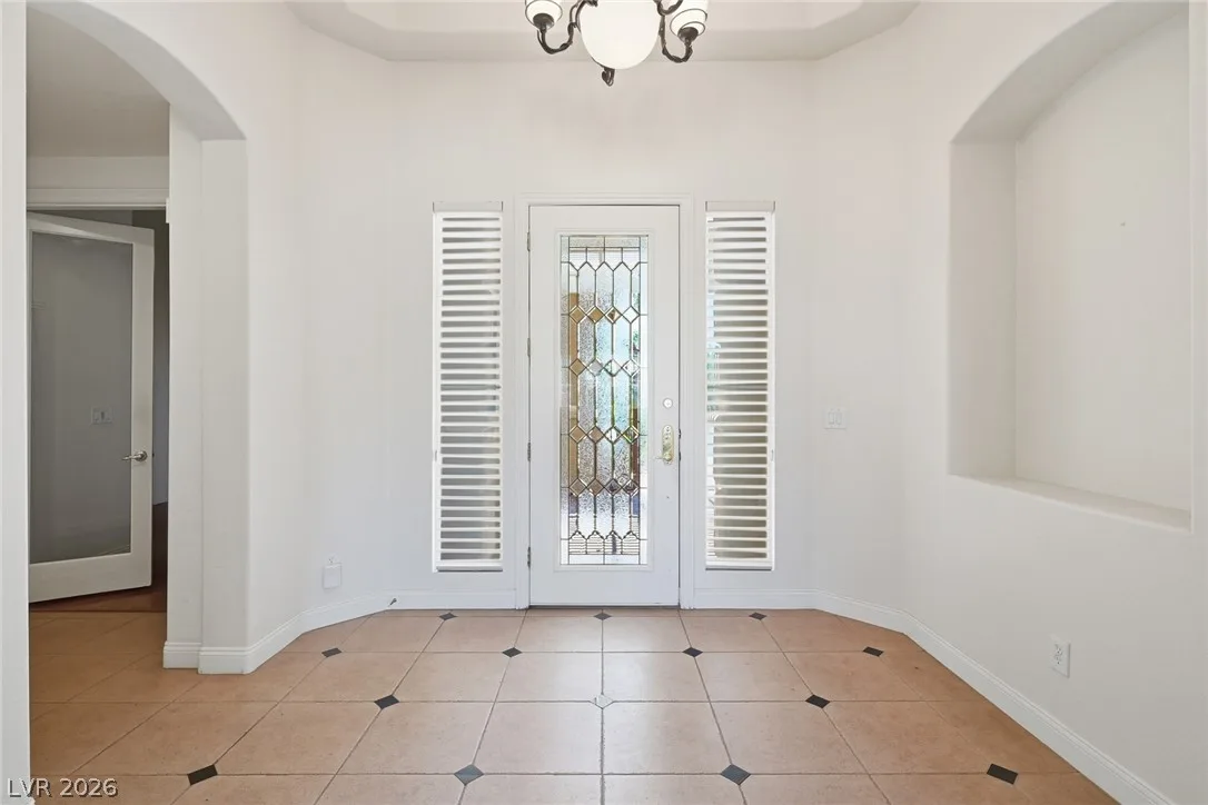 9500 Grand Vista Avenue — photo 4