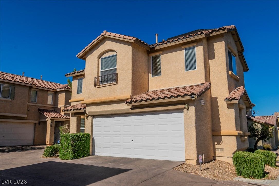 1042 Grand Cerritos Avenue — photo 2