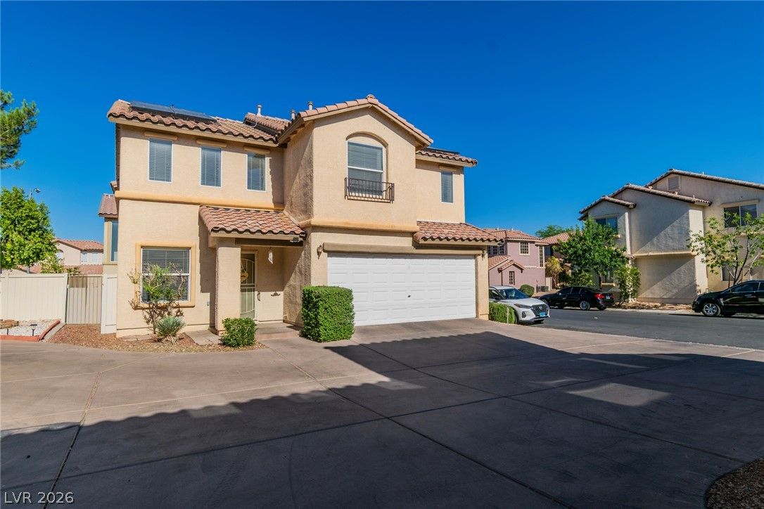 1042 Grand Cerritos Avenue — photo 3