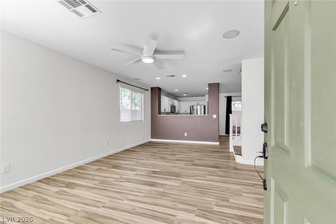 1042 Grand Cerritos Avenue — photo 4