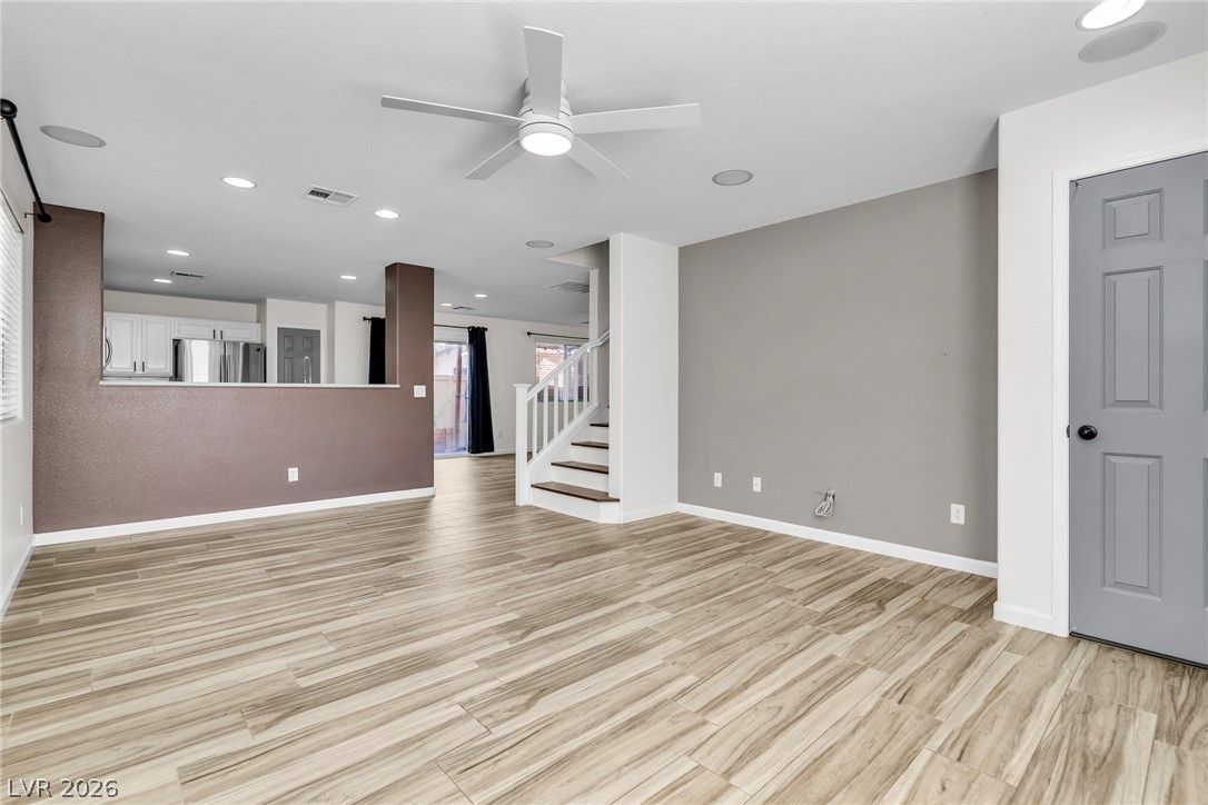 1042 Grand Cerritos Avenue — photo 5