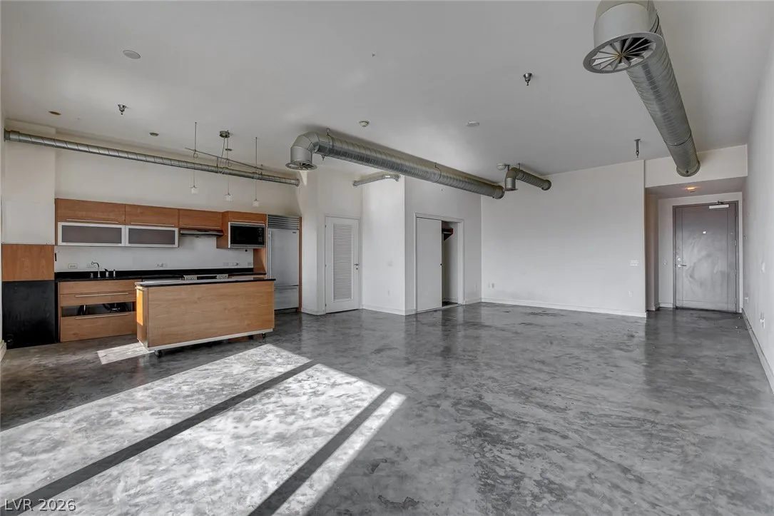 200 Hoover Avenue 1601 — photo 4