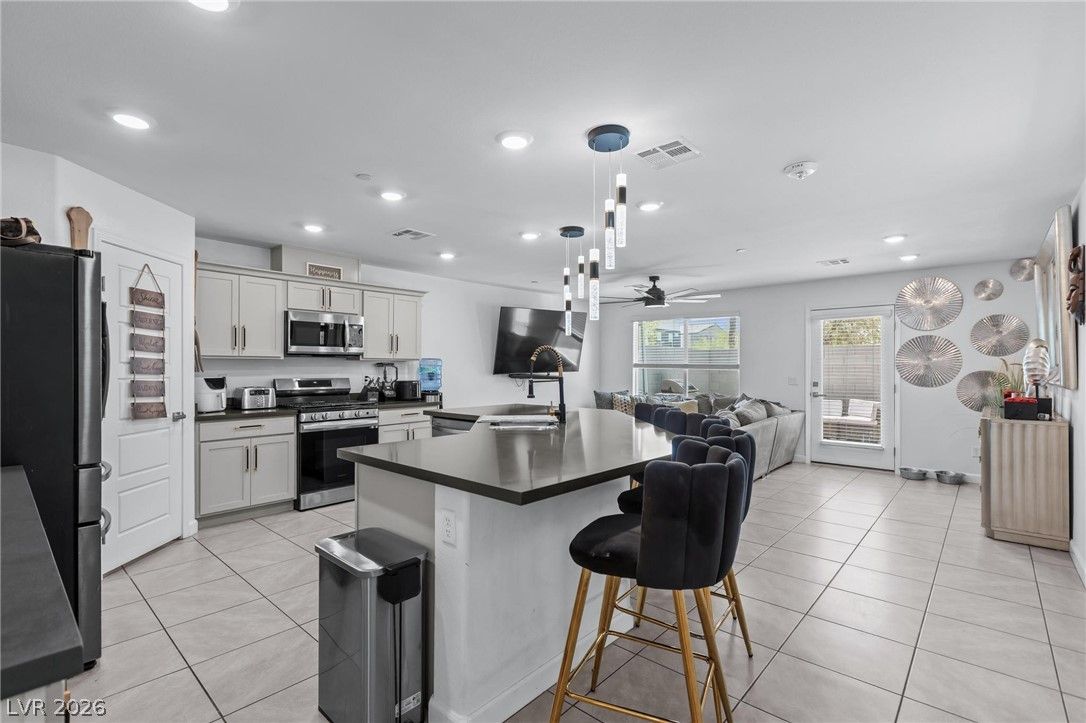 4915 Chidlaw Avenue 3 — photo 4