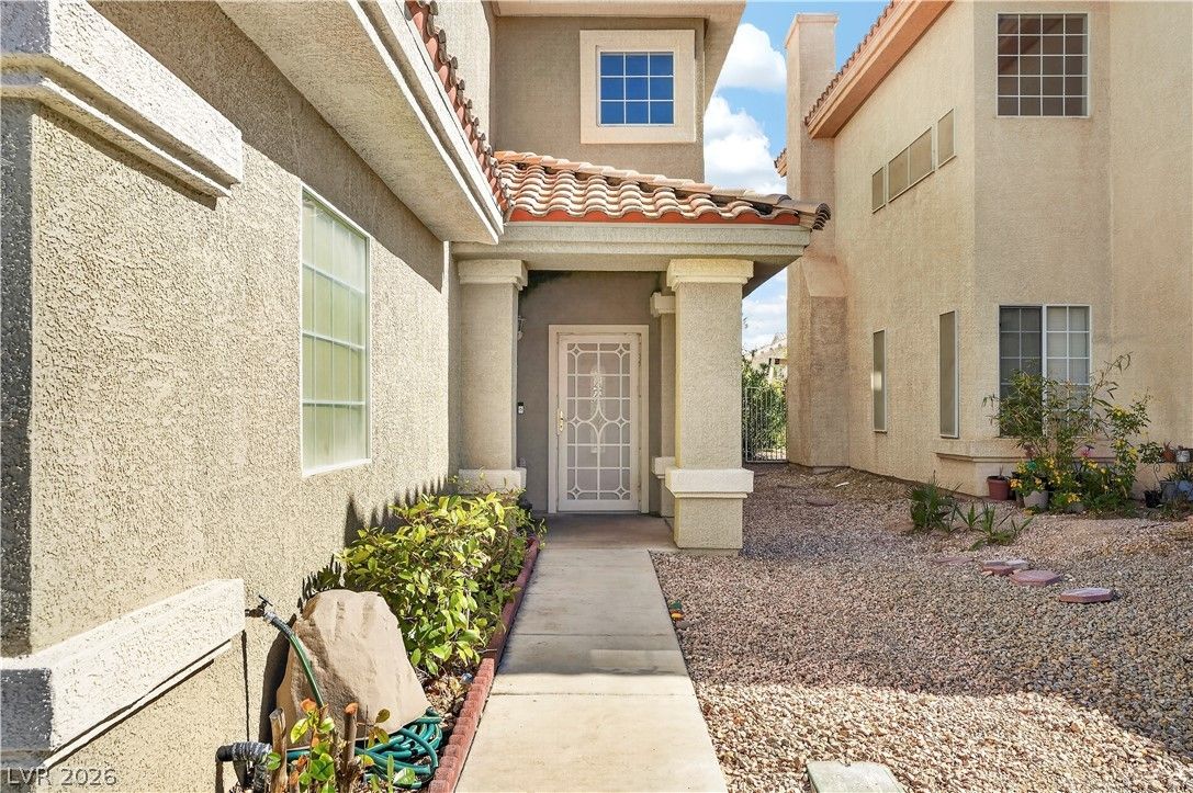 8521 Gold Flash Avenue — photo 2