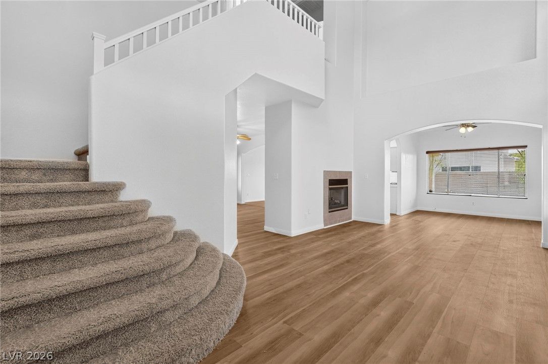 8521 Gold Flash Avenue — photo 3