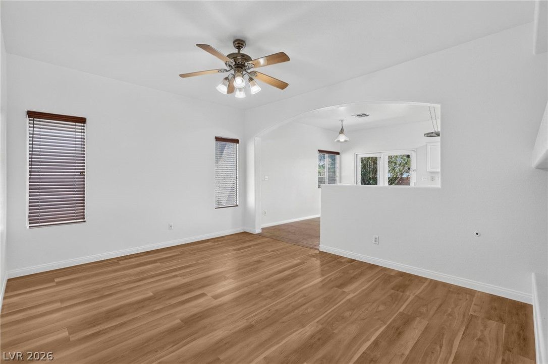 8521 Gold Flash Avenue — photo 5