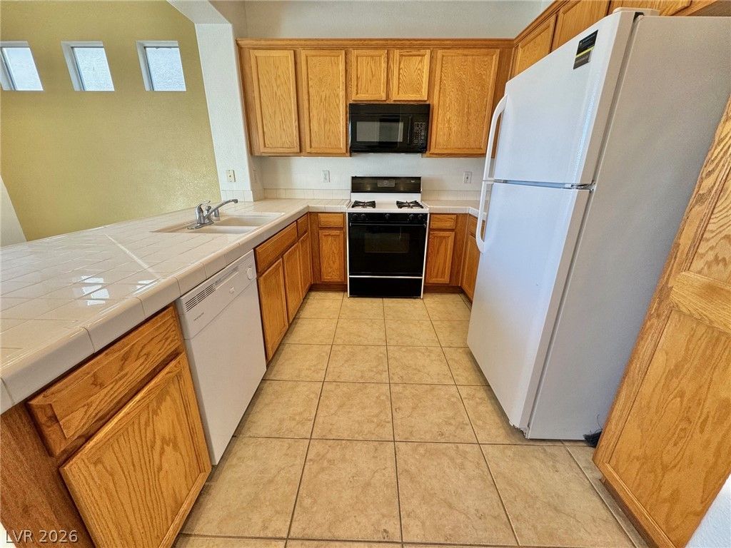 9511 Spring Blush Avenue — photo 5