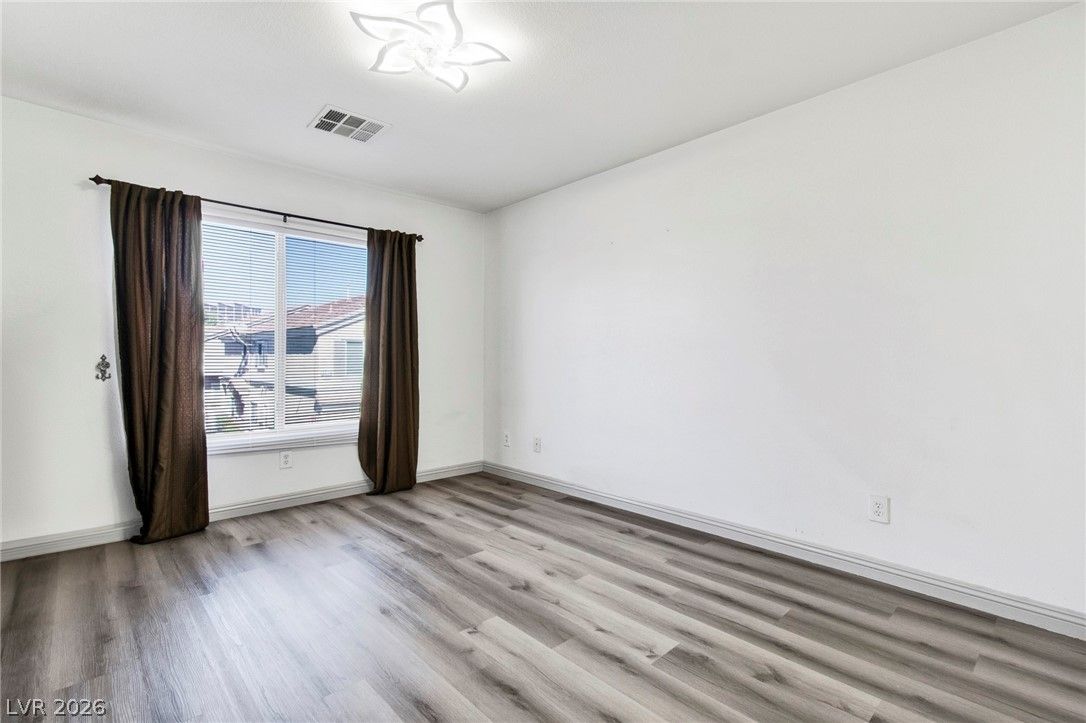 5507 Big Red Court 101 — photo 4 of 15