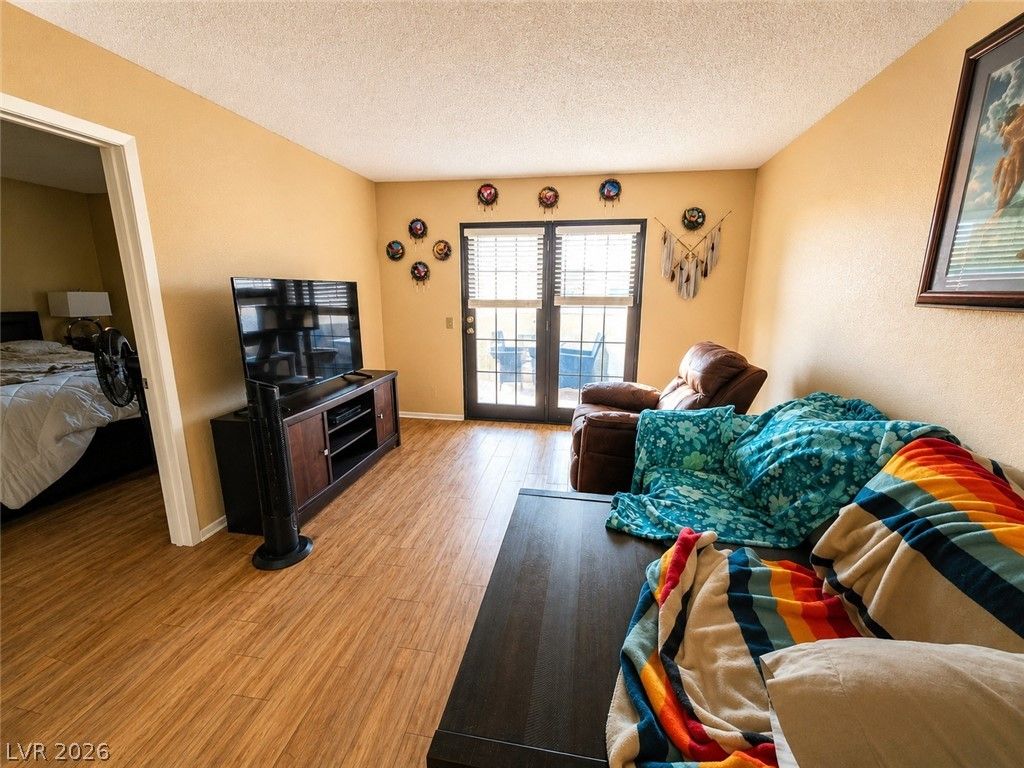4211 Sanderling Circle 286 — photo 5 of 11
