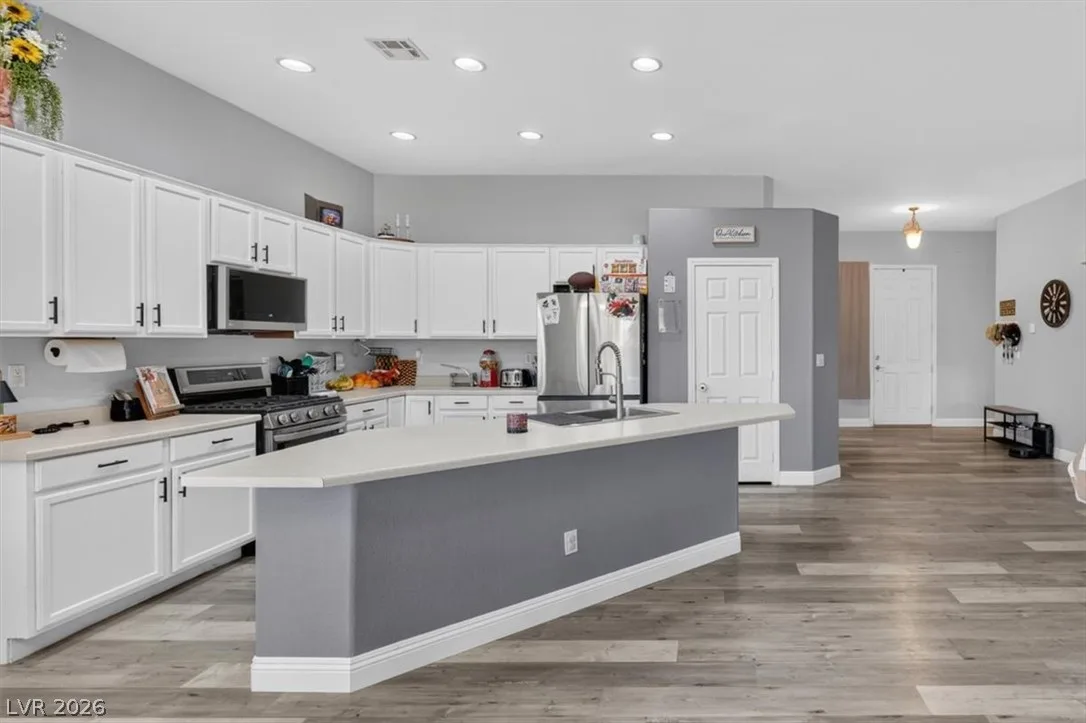 7116 Painted Paradise Street — photo 5