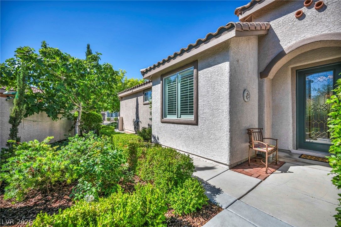 11464 Diveley Avenue — photo 4