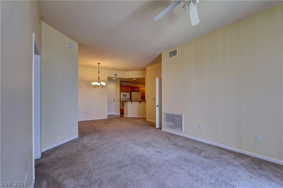 47 East Agate Avenue 405 — photo 4