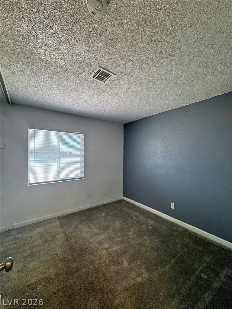 2539 Noble Street — photo 5 of 39