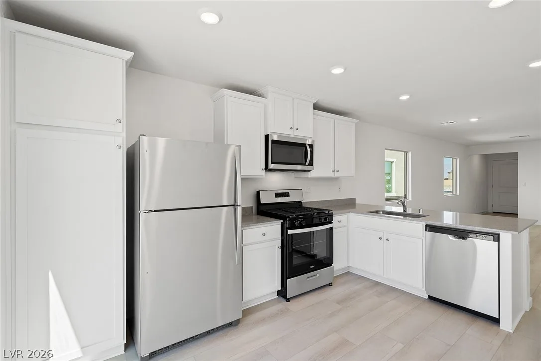 6760 Violet Cascade Avenue — photo 4
