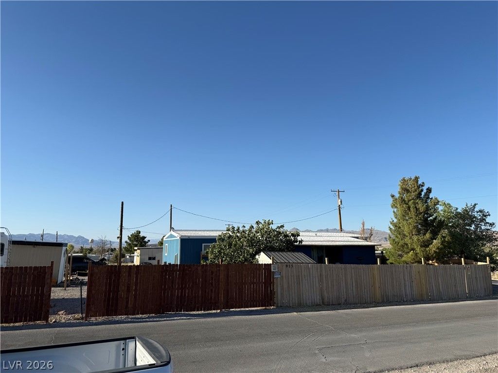 975 Sky Road — photo 2 of 4