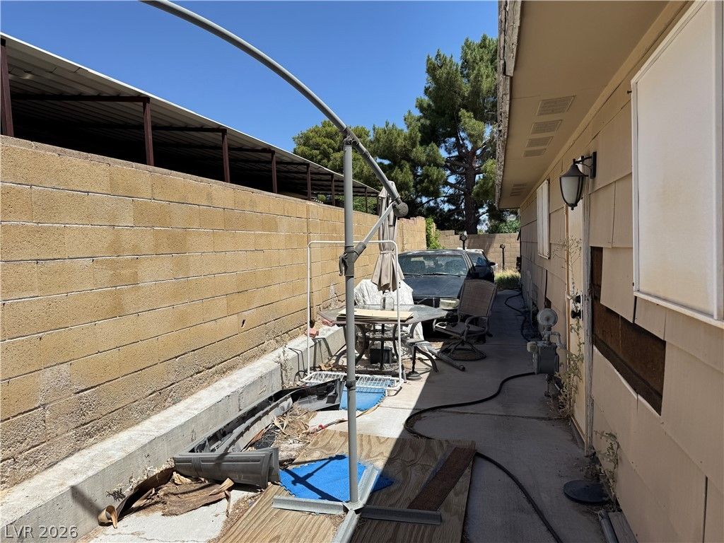 4222 Vader Avenue — photo 5 of 15