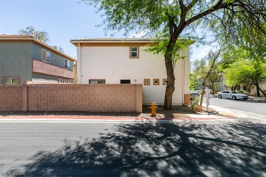 5218 Shreve Avenue — photo 3 of 34