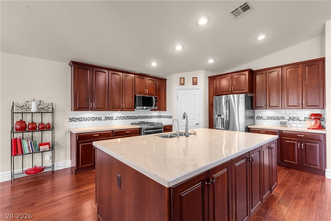 8769 Frasure Falls Avenue — photo 5