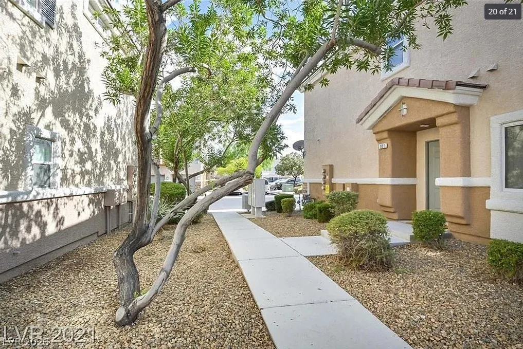 8710 Horizon Wind Avenue 101 — photo 2