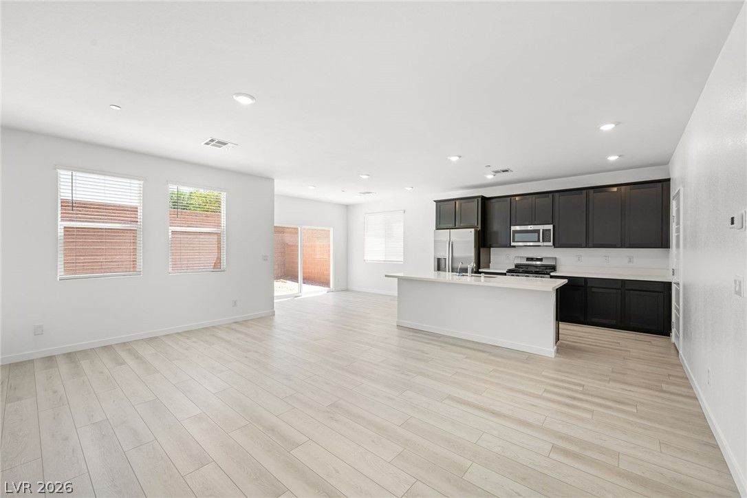 9777 Sunset Canyon Avenue — photo 3 of 28