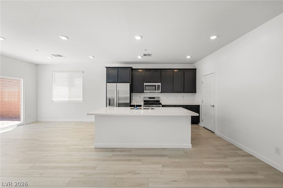 9777 Sunset Canyon Avenue — photo 5 of 28
