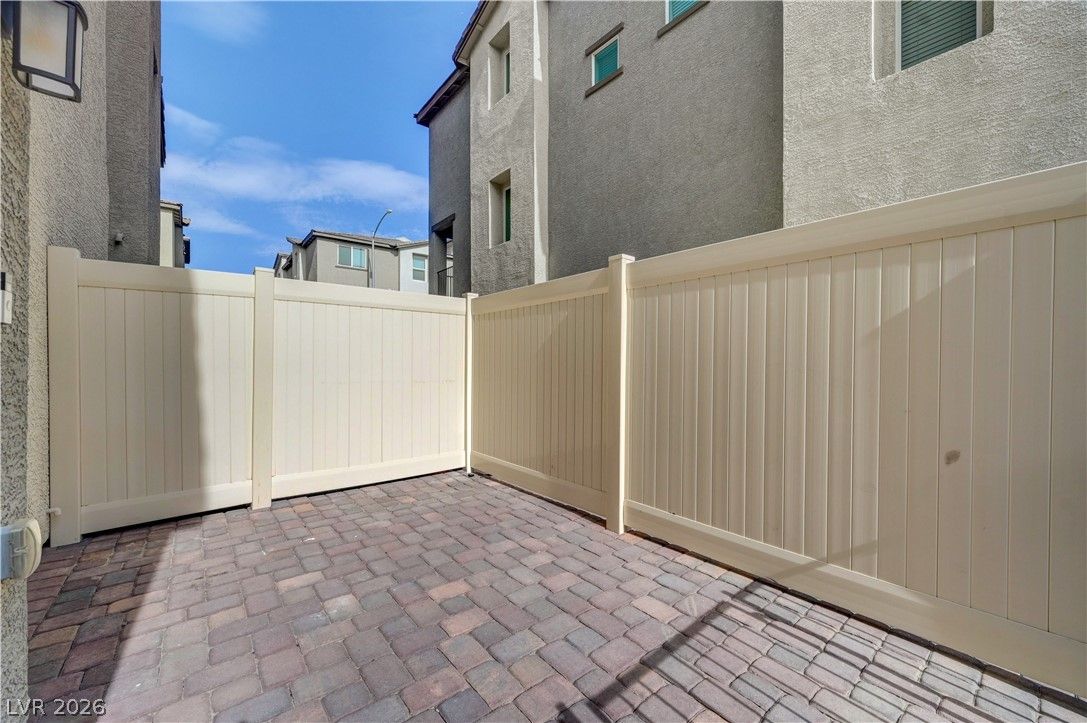 6944 Skyline Blue Street — photo 5