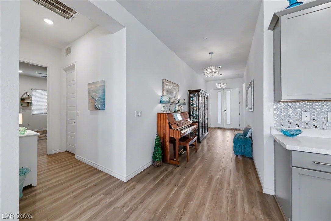 9 Charlotte Ridge Place — photo 4